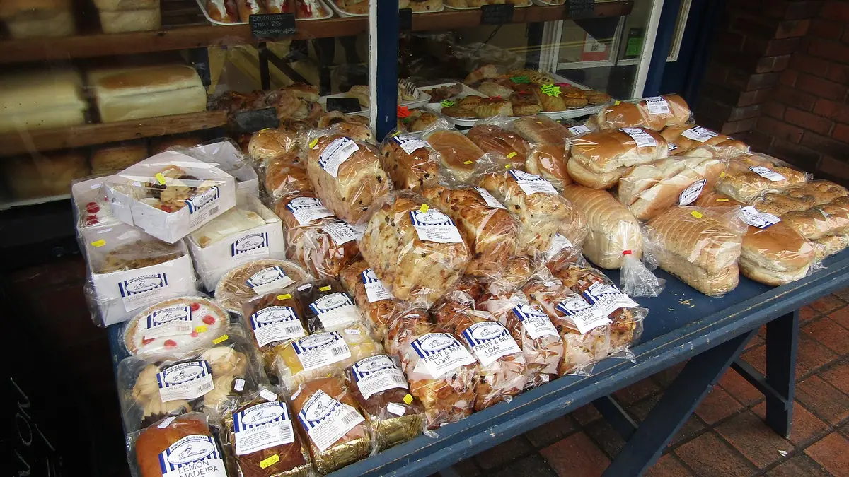 Rogers Bakery – bakery in Shefford town centre